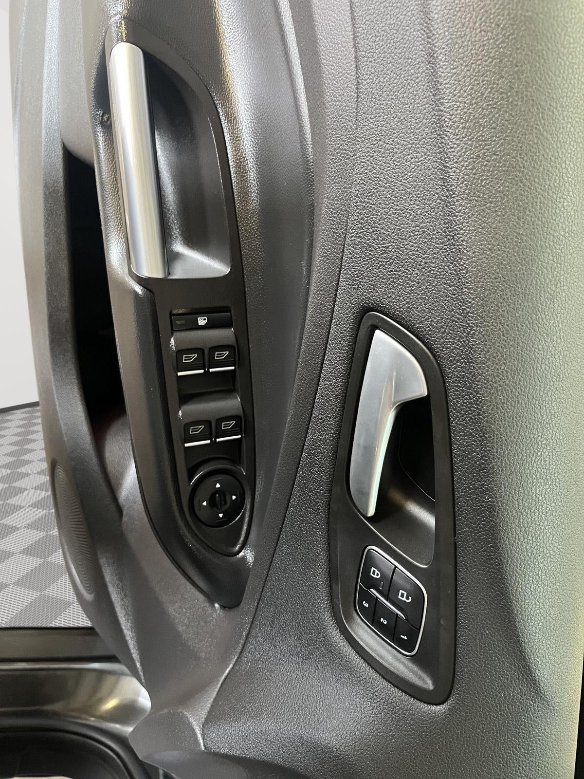 2019 Ford Escape Tit Base