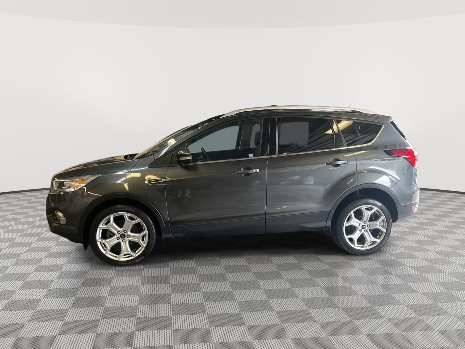2019 Ford Escape Tit Base
