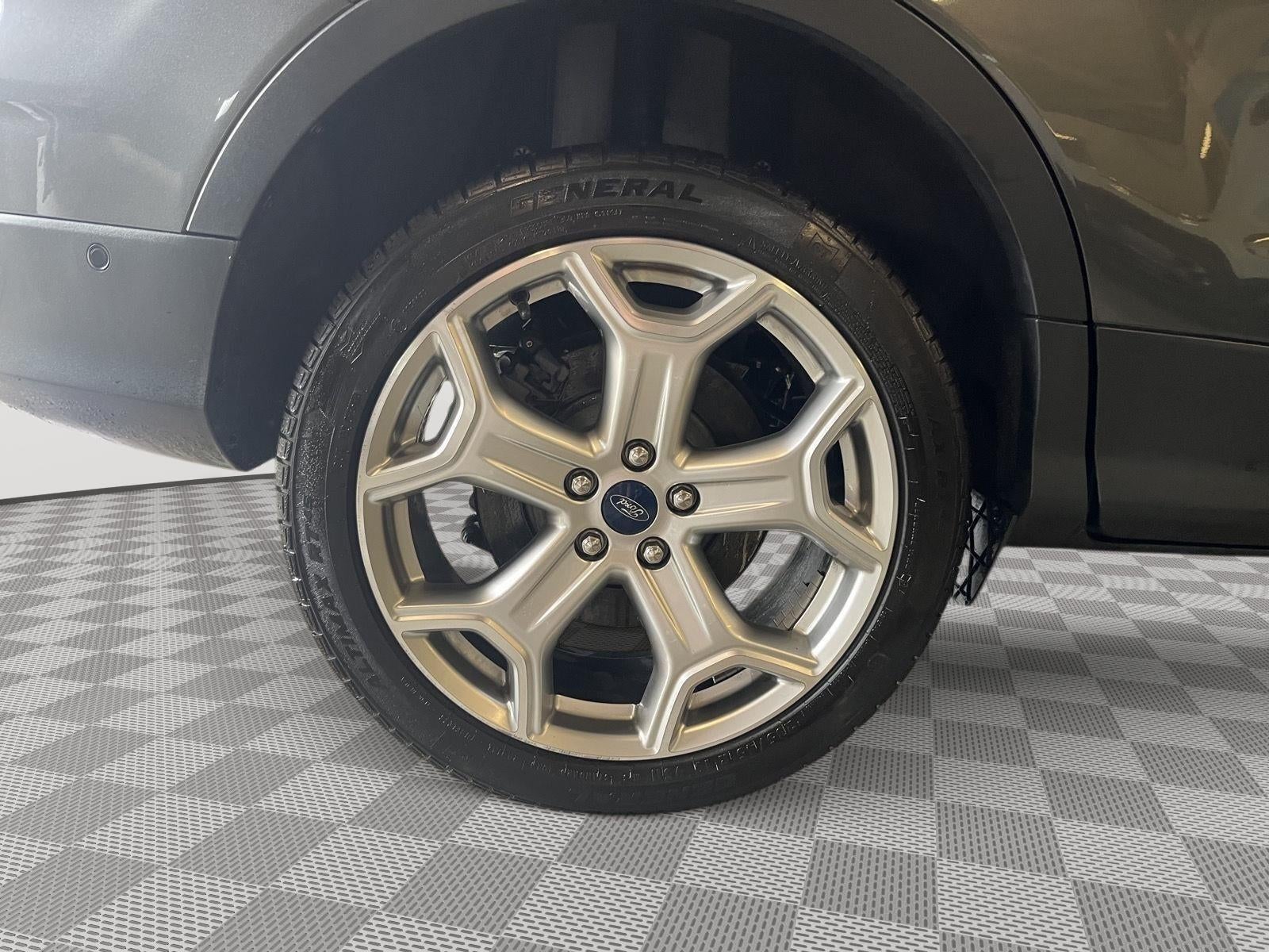 2019 Ford Escape Tit Base