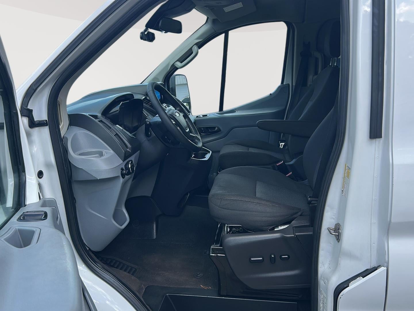 2016 Ford Transit 150 XLT