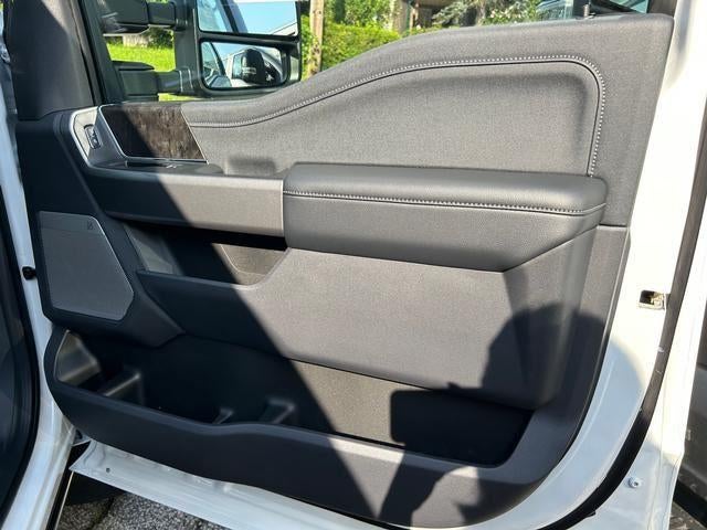 2025 Ford Super Duty F-350 DRW LARIAT