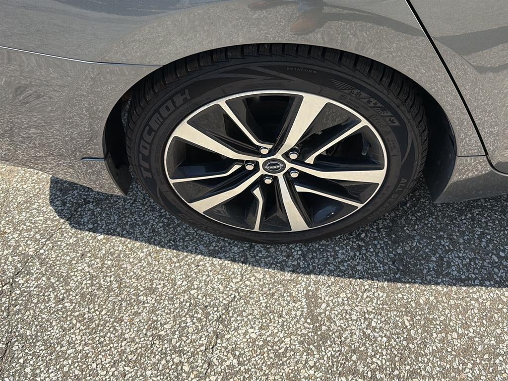 2023 Nissan MAXIMA SL Base