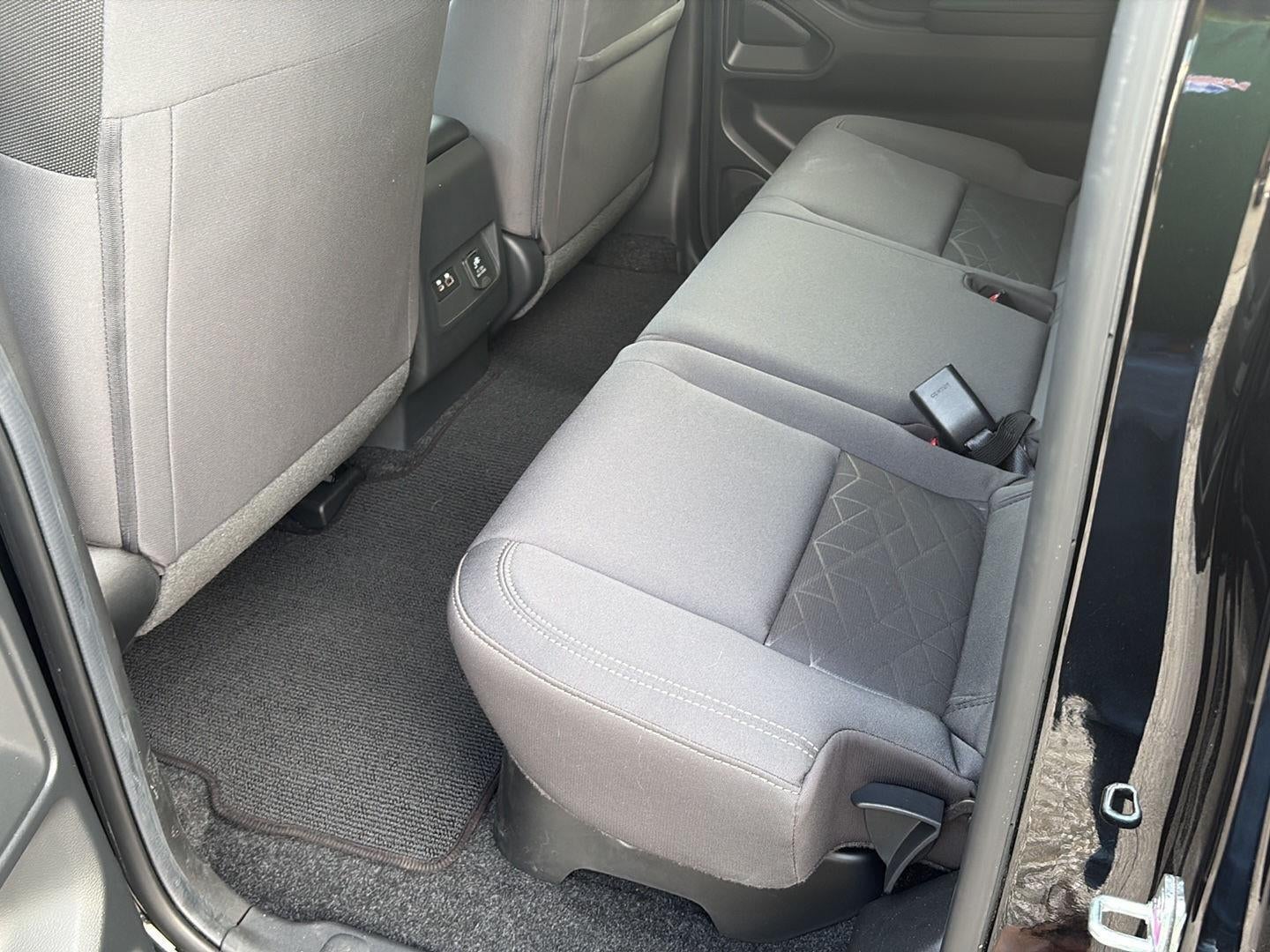 2026 Nissan Frontier Base
