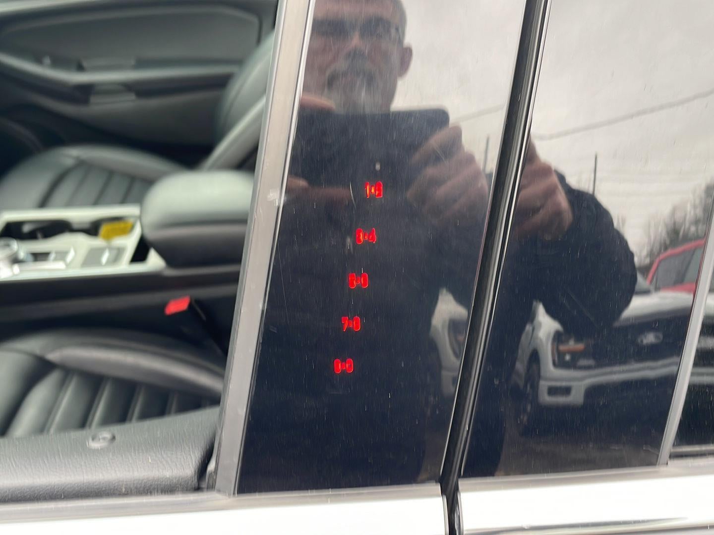 2022 Ford EDGE SEL Base