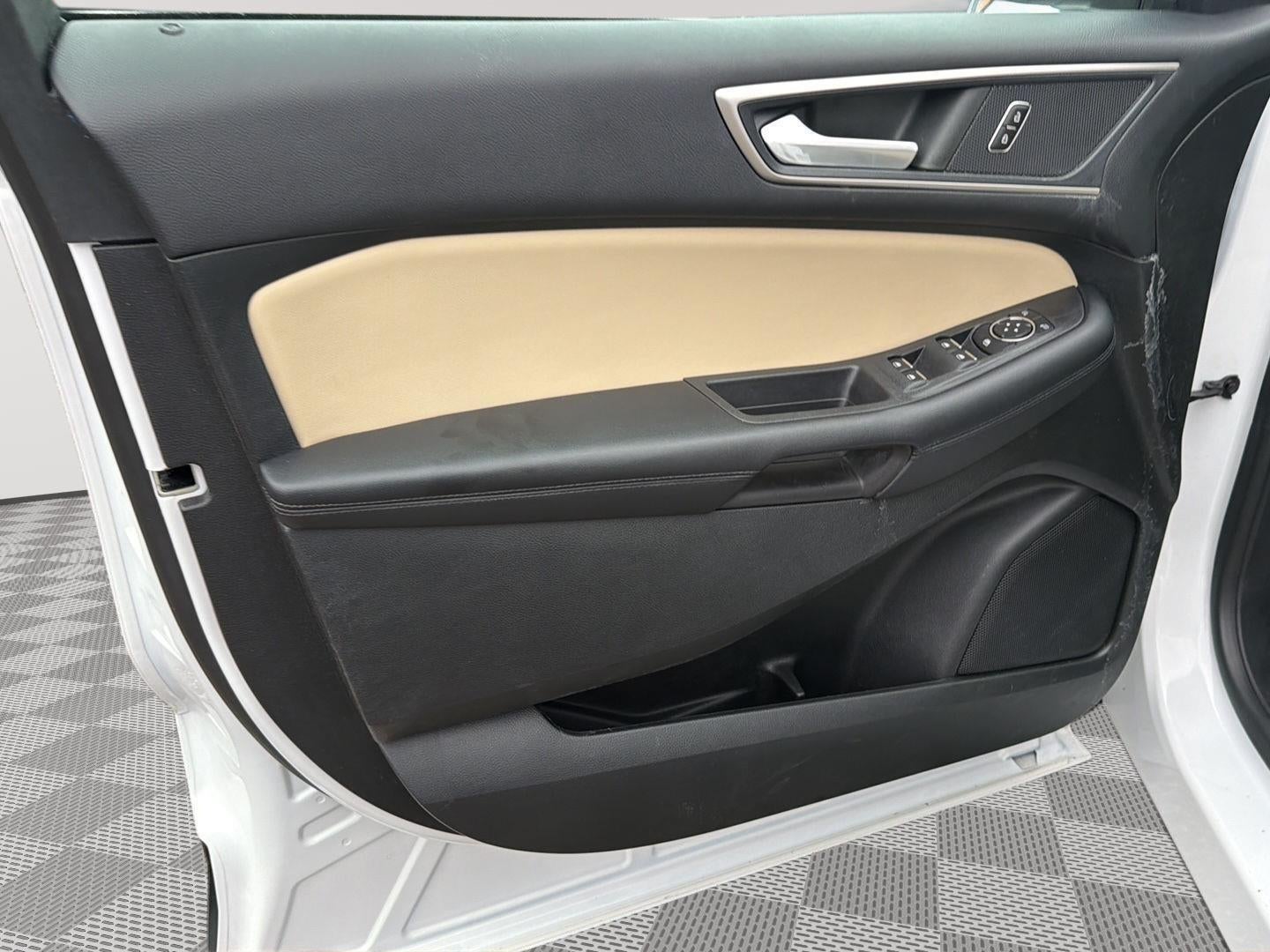 2022 Ford EDGE SEL Base