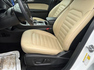 2022 Ford EDGE SEL Base