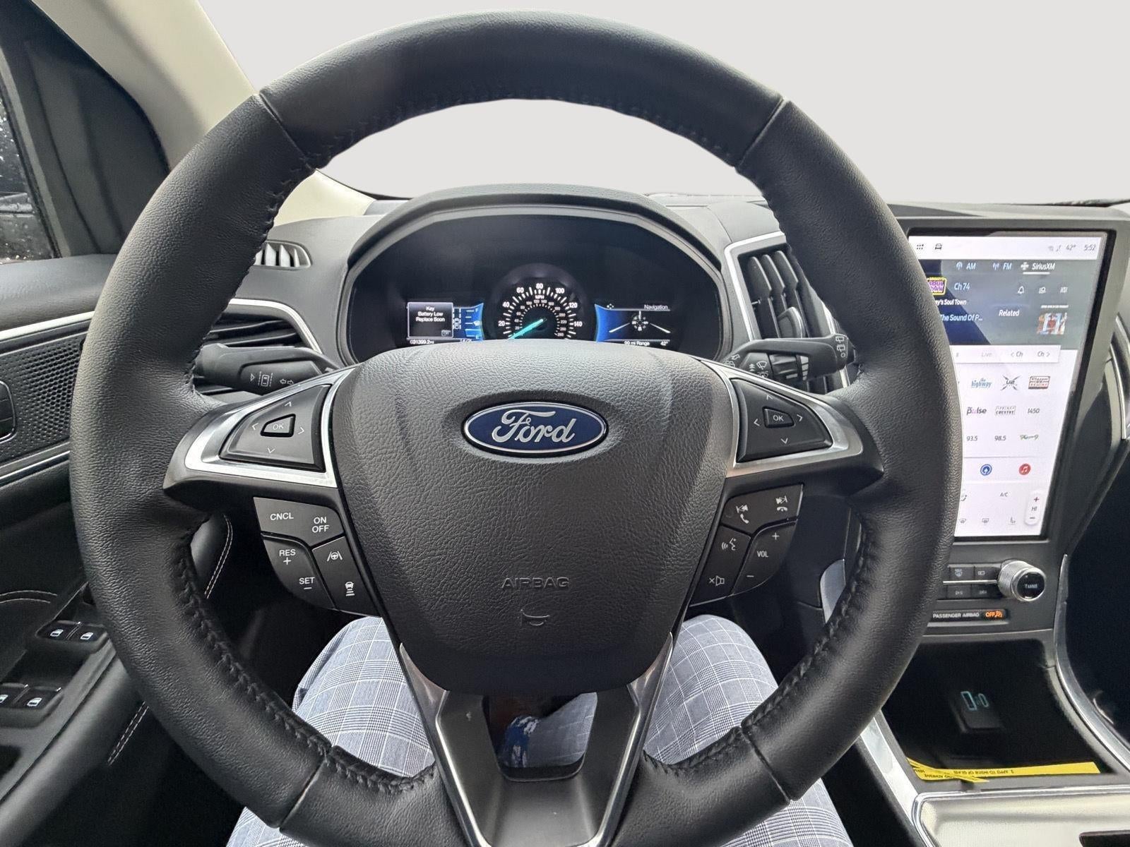 2023 Ford Edge Titanium