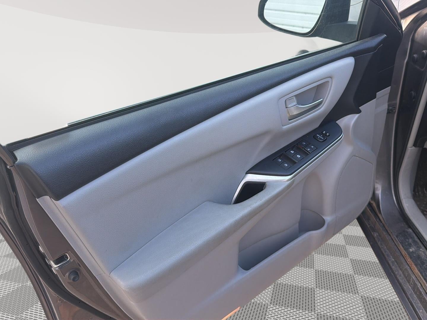 2017 Toyota CAMRY LE/X Base