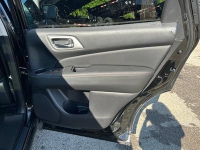 2020 Nissan Pathfinder SL